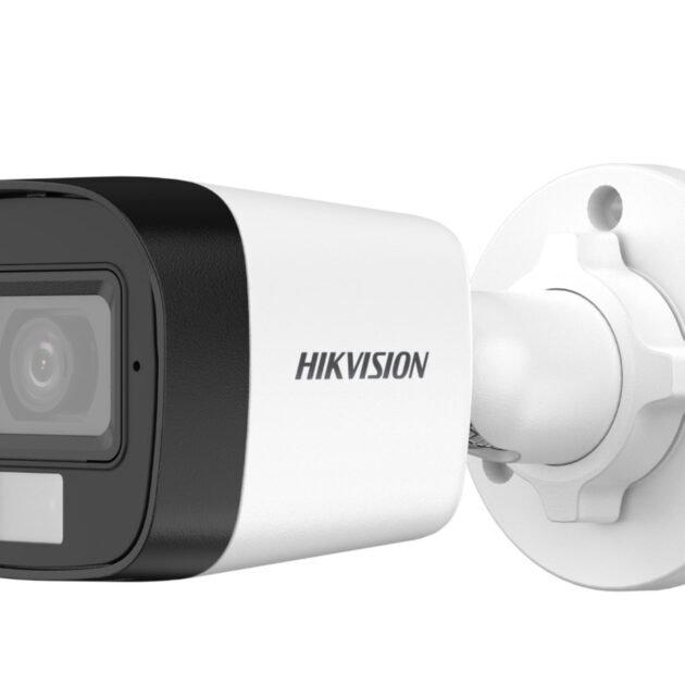 كاميرا هيكفجن Turbo HD خارجية بدقة 2 ميجابكسل مع إضاءة ذكية هجينة وميكروفون مدمج