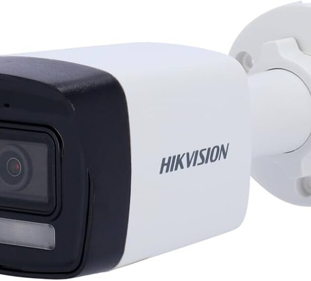 كاميرا هيكفجن IP خارجية بدقة 4 ميجابكسل مع تقنية الإضاءة الهجينة الذكية وميكروفون مدمج